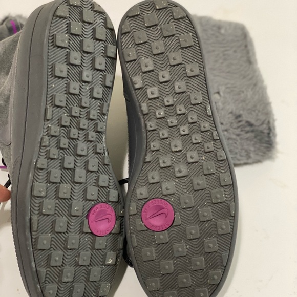 Nike Gray Women's Winter Boots with Fur Lining - Picture 4 of 5
